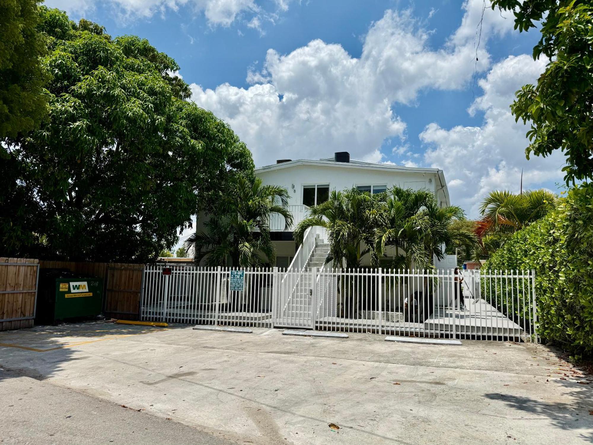 Renzzi Miami